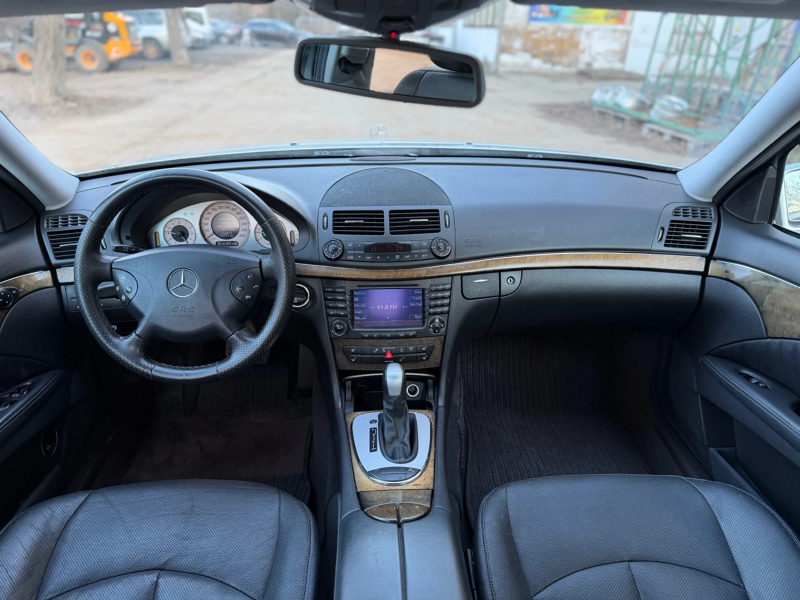 Mercedes-Benz E 280, снимка 12 - Автомобили и джипове - 53803504