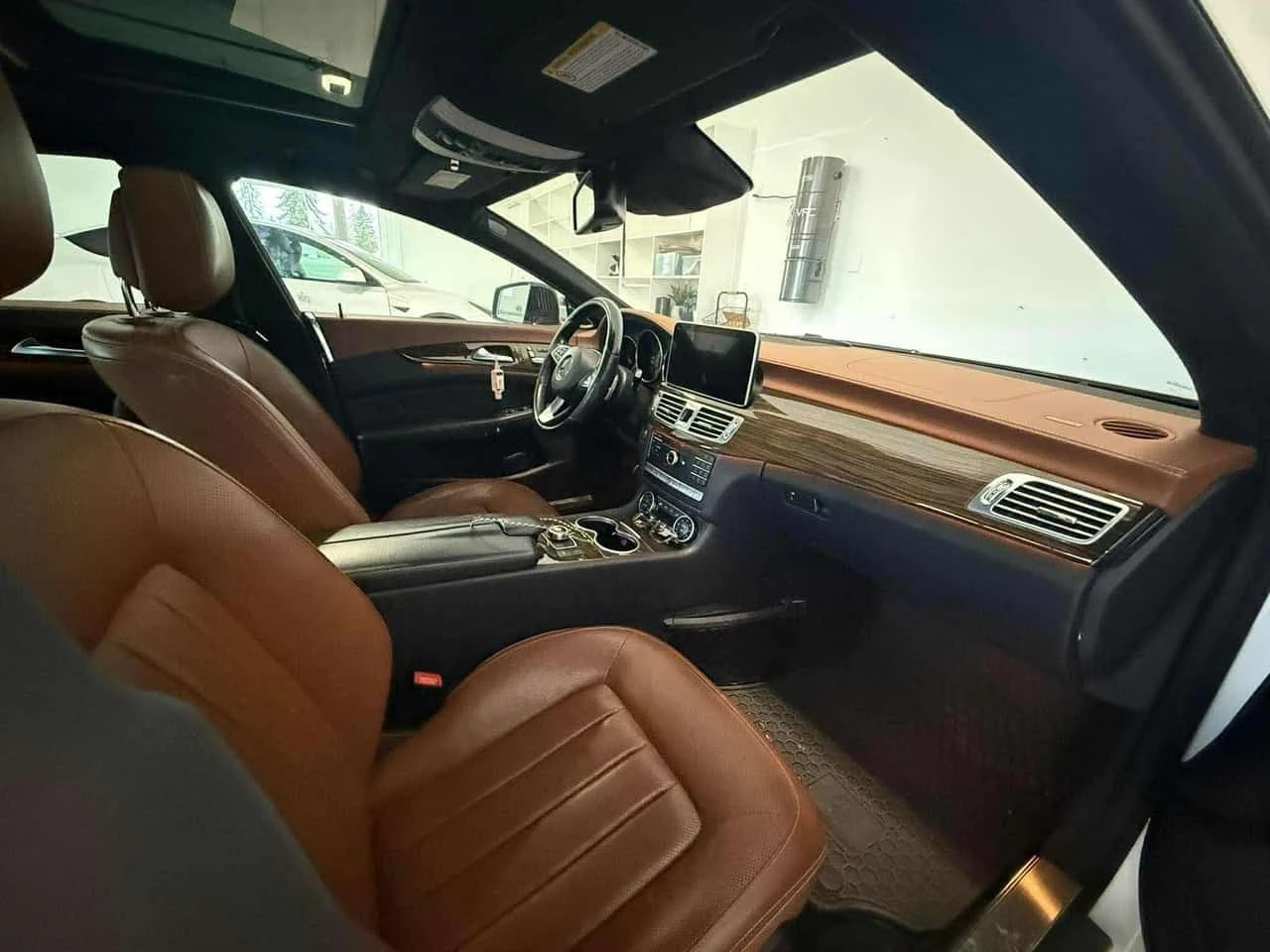 Mercedes-Benz CLS 550 CARFAX * ОТ ПЪРВИ СОБСТВЕНИК * , снимка 9 - Автомобили и джипове - 54135056