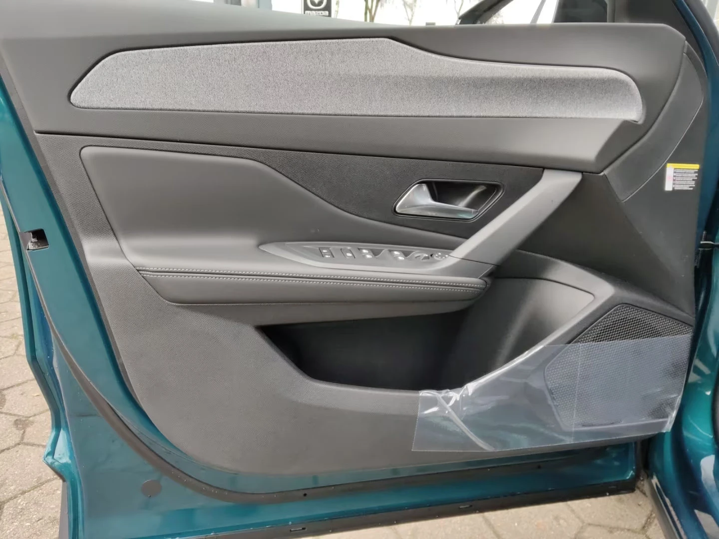 Peugeot 408 e-ALLURE/213HP/NAVI/360/LED/CPLAY/H.PUMP/319q, снимка 10 - Автомобили и джипове - 54597614