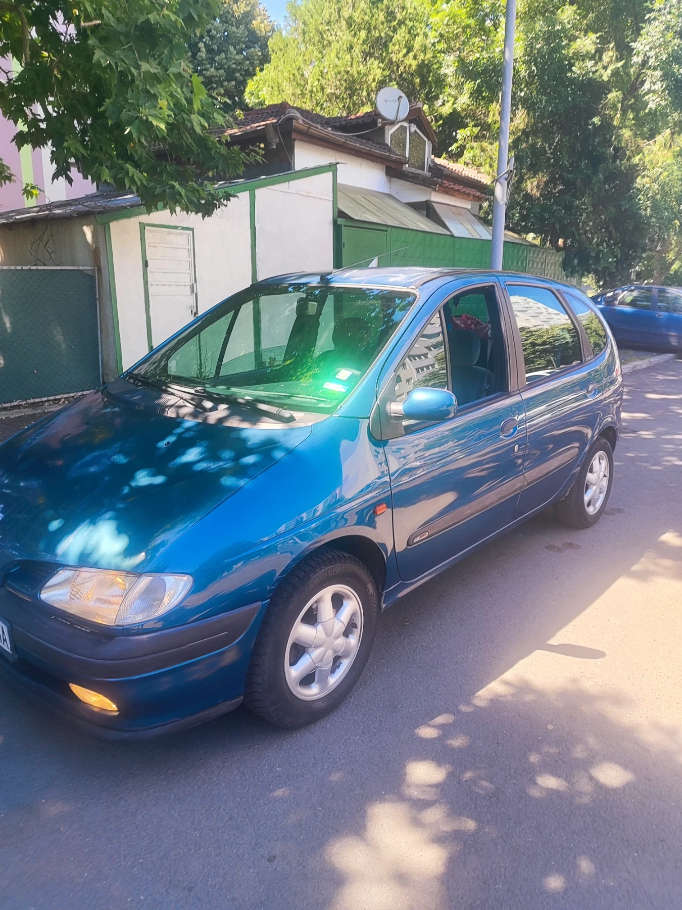 Renault Scenic, снимка 2 - Автомобили и джипове - 54983195