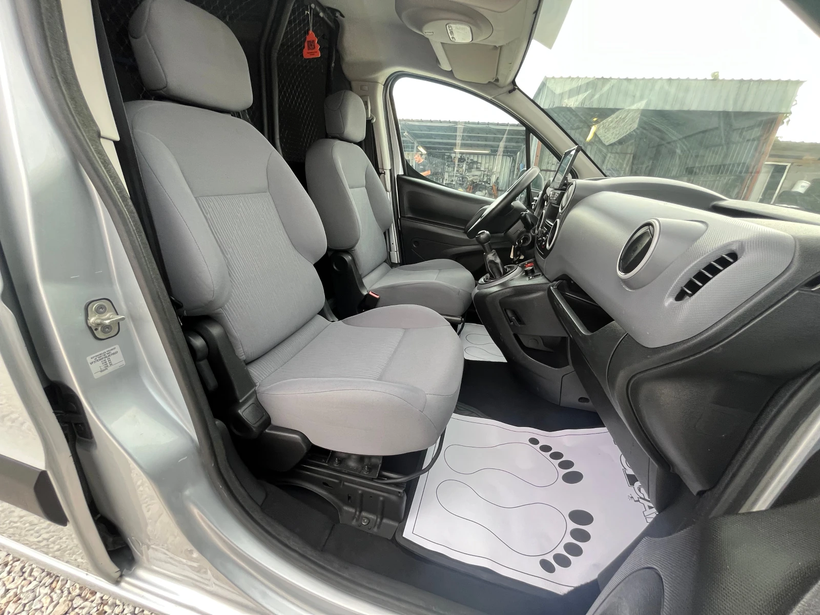 Peugeot Partner 1.6 HDI, 90к.с.MAXI, ЛИЗИНГ, снимка 13 - Автомобили и джипове - 55395946