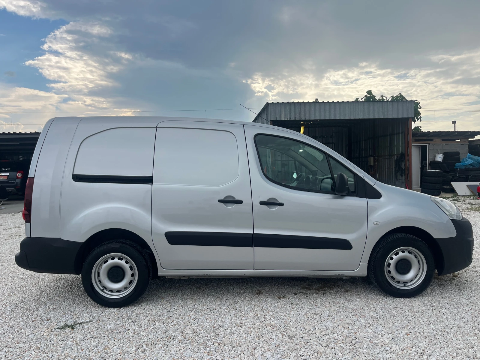 Peugeot Partner 1.6 HDI, 90к.с.MAXI, ЛИЗИНГ, снимка 8 - Автомобили и джипове - 55395946