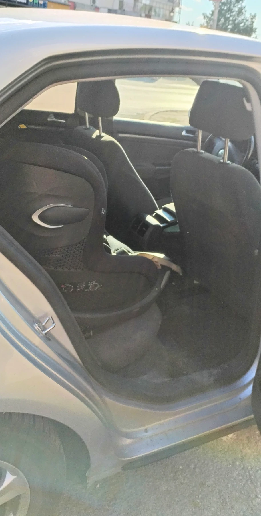 VW Jetta 1.9 TDi, снимка 6 - Автомобили и джипове - 56382878
