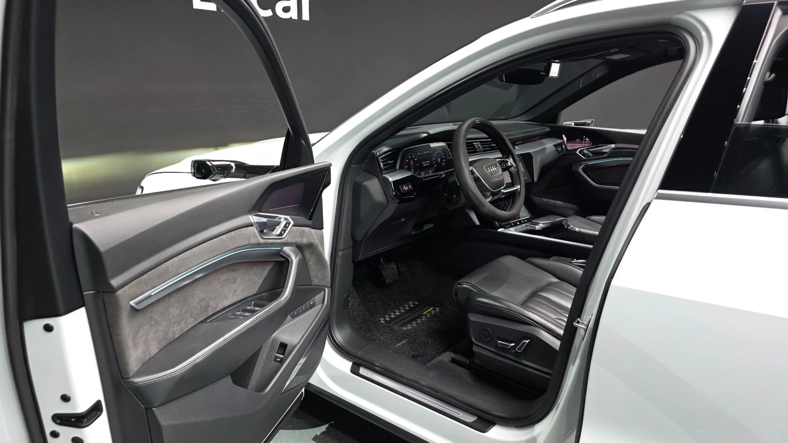Audi E-Tron 55 Quattro * Крайна Цена* , снимка 6 - Автомобили и джипове - 56636012