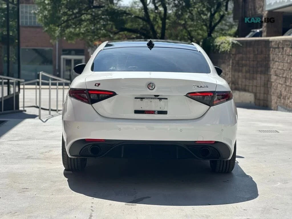 Alfa Romeo Giulia, снимка 4 - Автомобили и джипове - 56730475