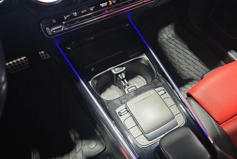 Mercedes-Benz GLA GLA 250 4MATIC * АвтоКредит* (ЦЕНА ДО БГ), снимка 14 - Автомобили и джипове - 52581250