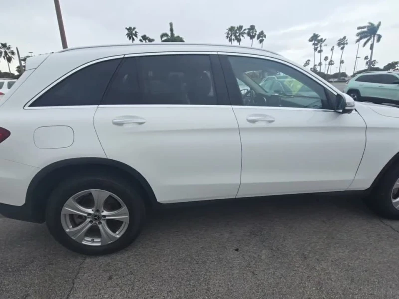Mercedes-Benz GLC 300, снимка 5 - Автомобили и джипове - 53186998