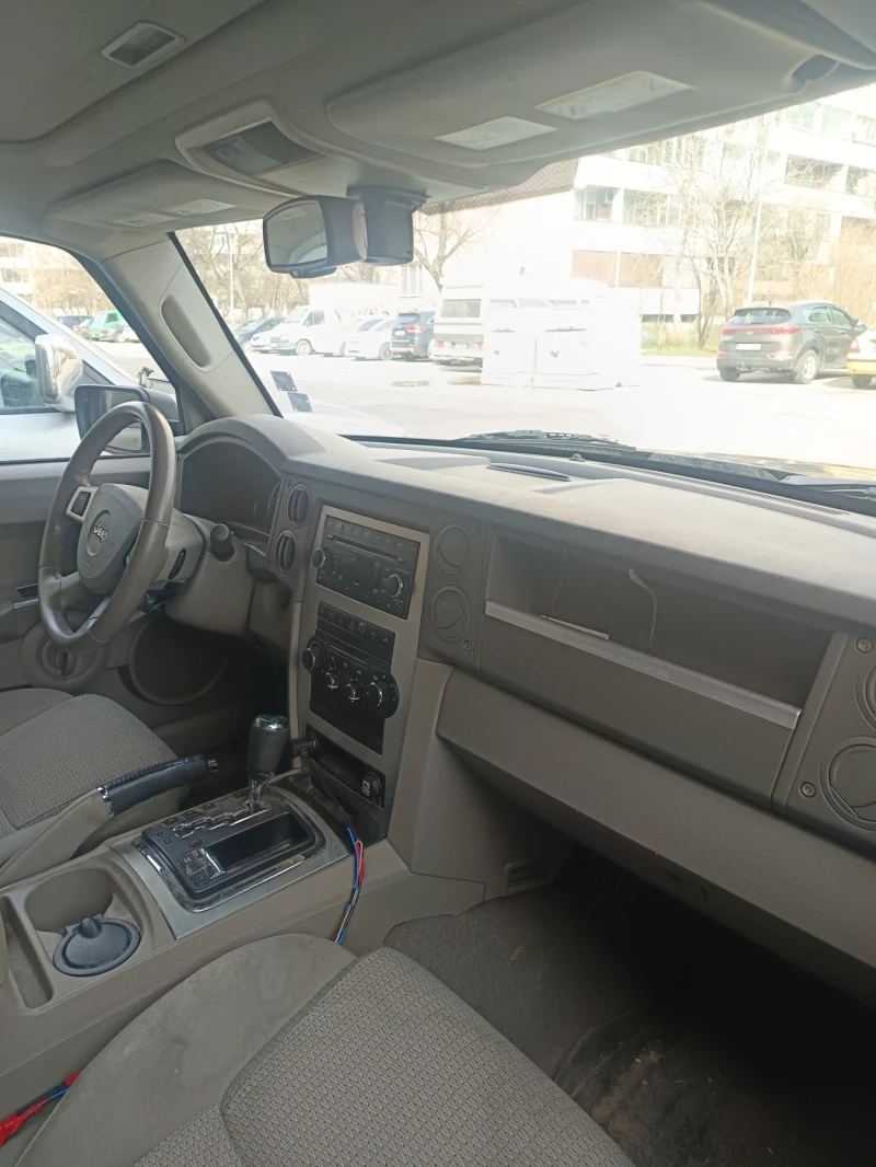 Jeep Commander Бензин, снимка 10 - Автомобили и джипове - 53559403