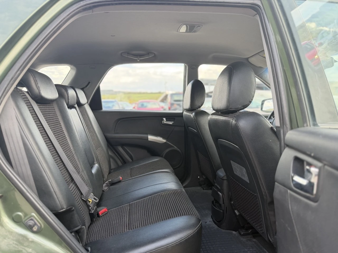 Kia Sportage 2.0 CRDi 4x4, снимка 12 - Автомобили и джипове - 54151933