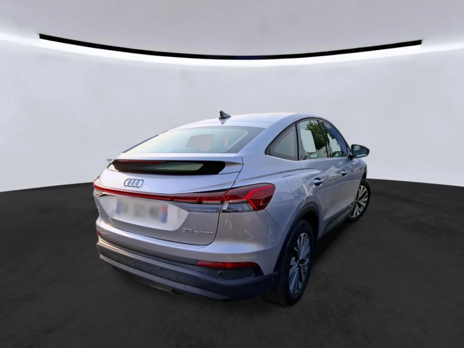 Audi Q4 E-tron Sportback 35, снимка 2 - Автомобили и джипове - 54227110