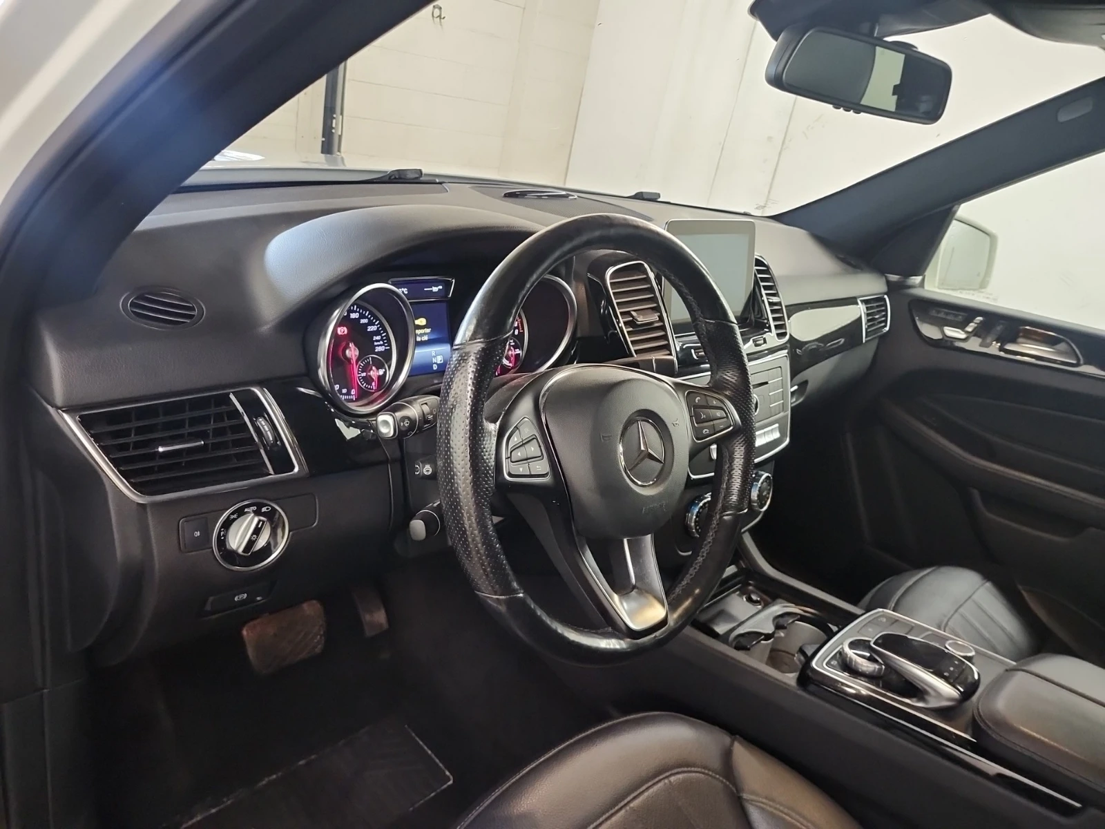 Mercedes-Benz GLE 550E 4MATIC, снимка 10 - Автомобили и джипове - 54992443