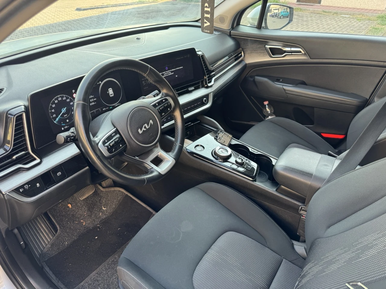 Kia Sportage 1.6 CRDI Business, снимка 7 - Автомобили и джипове - 55901587