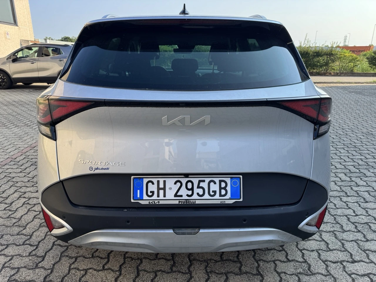 Kia Sportage 1.6 CRDI Business, снимка 5 - Автомобили и джипове - 55901587