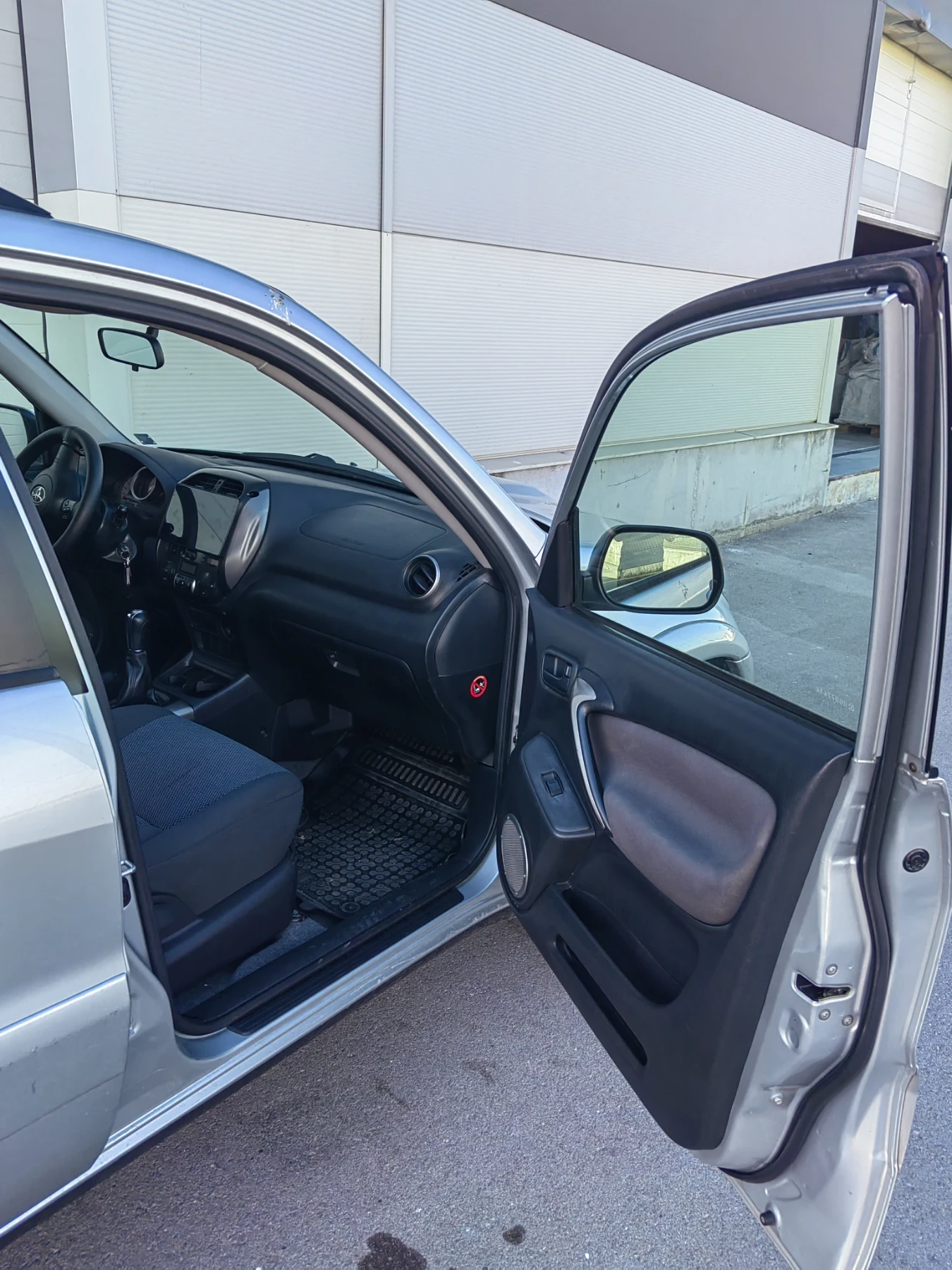 Toyota Rav4, снимка 6 - Автомобили и джипове - 56337311