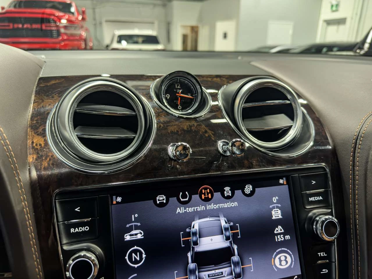 Bentley Bentayga W12 AWD, снимка 16 - Автомобили и джипове - 56434657