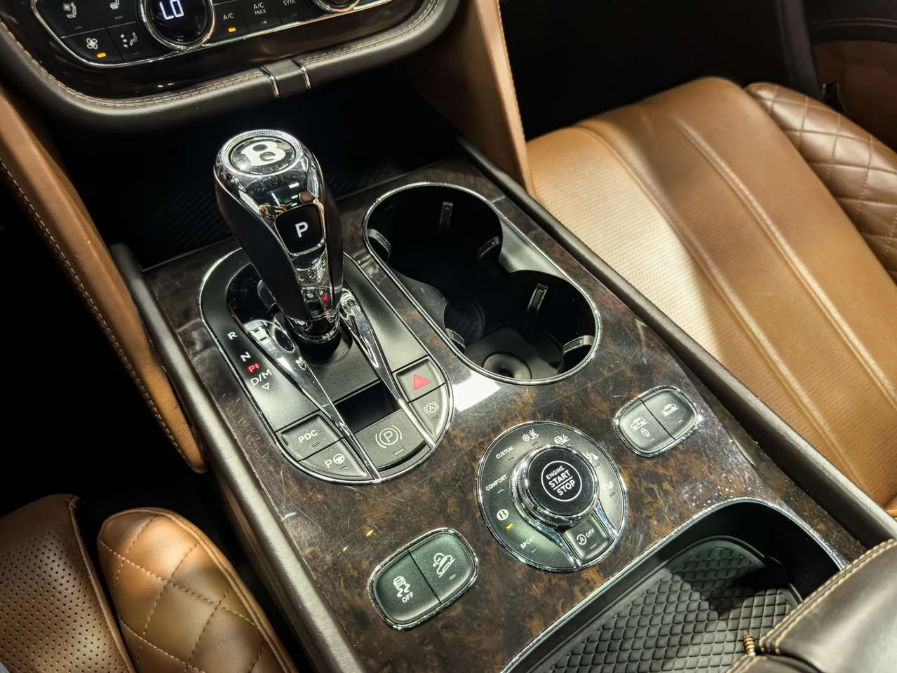 Bentley Bentayga W12 AWD, снимка 12 - Автомобили и джипове - 56434657