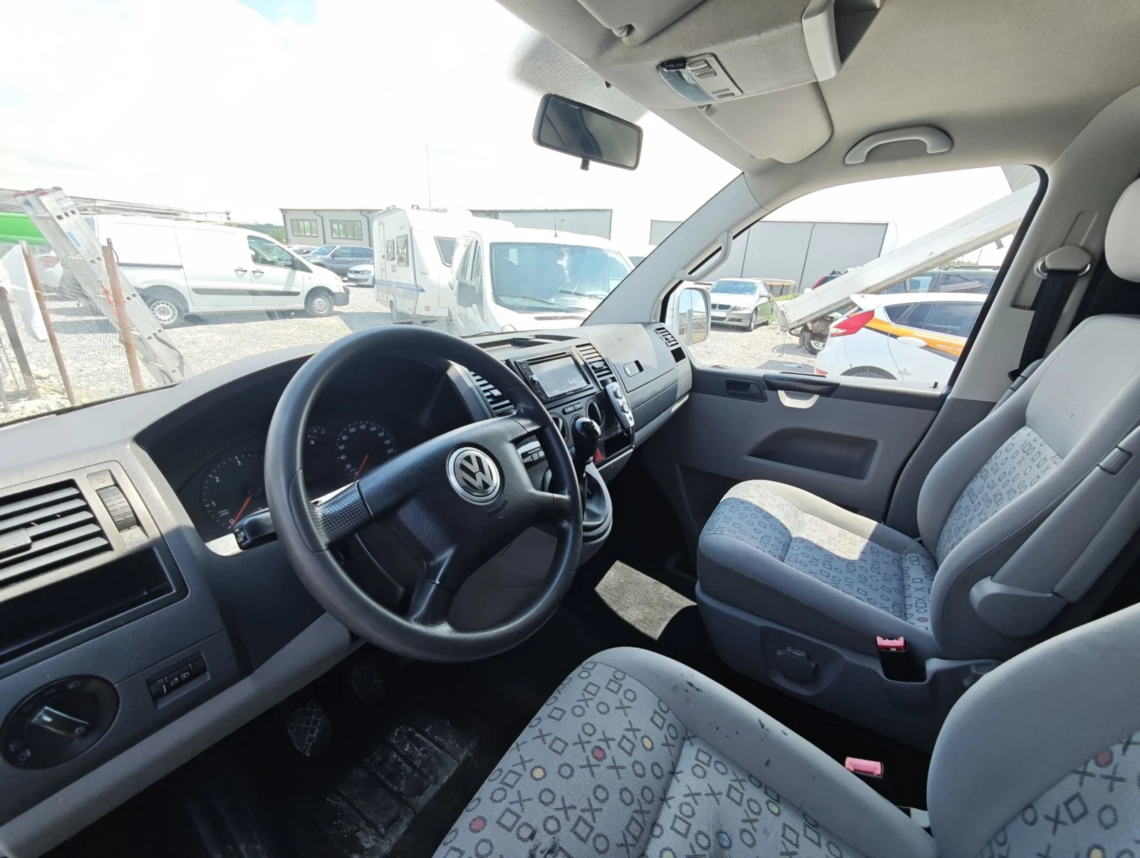 VW T5, снимка 11 - Бусове и автобуси - 55155671