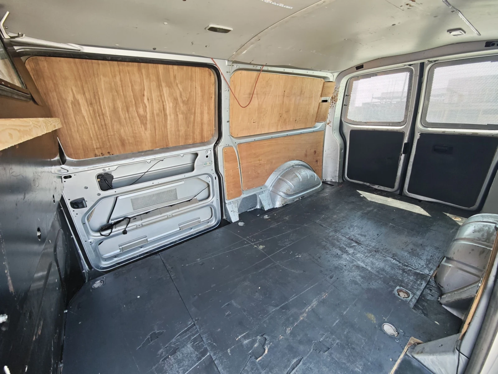 VW T5, снимка 14 - Бусове и автобуси - 55155671