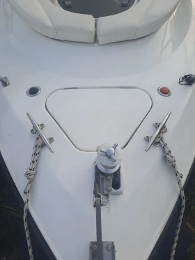 Моторна яхта Chris Craft 252 Crowne, снимка 12
