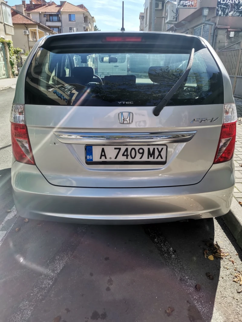 Honda Fr-v 1.7 V-tec, снимка 3 - Автомобили и джипове - 47565111