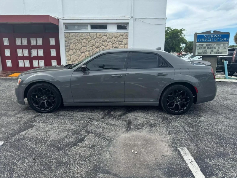 Chrysler 300c CARFAX, ТОП ЦЕНА!!!, снимка 8 - Автомобили и джипове - 48180653