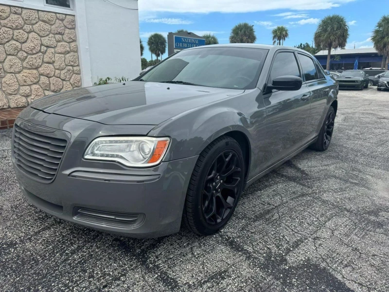 Chrysler 300c CARFAX, ТОП ЦЕНА!!!, снимка 6 - Автомобили и джипове - 48180653