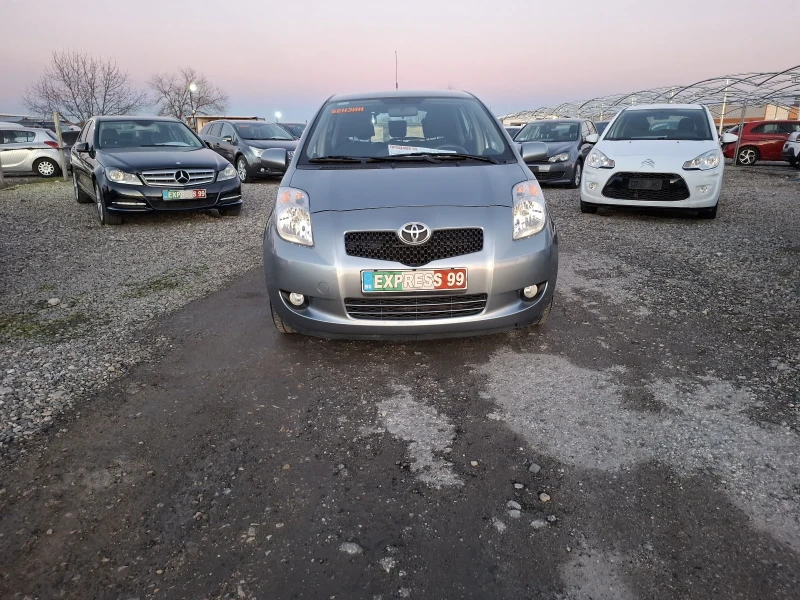 Toyota Yaris 1.3i, снимка 3 - Автомобили и джипове - 49399125