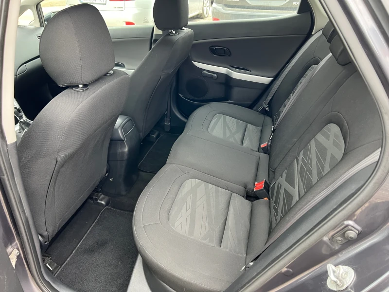 Kia Ceed 1.6 CRDI 110к.с, снимка 10 - Автомобили и джипове - 52243917