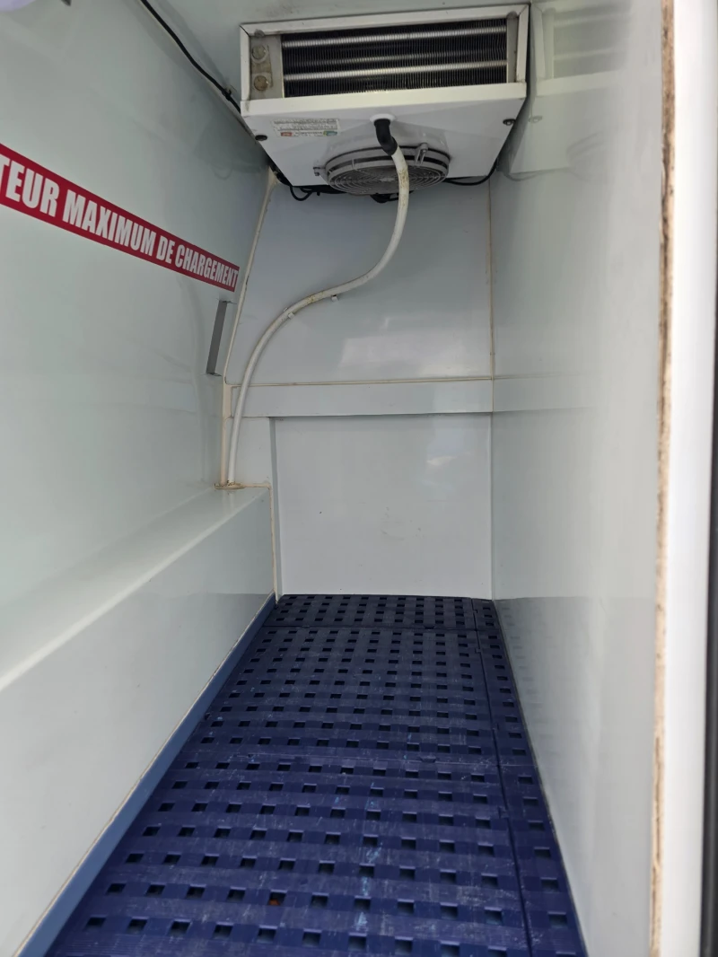 VW Caddy 2.0TDI-102K.C-MAXI-HLADILEN-FRIGO, снимка 13 - Автомобили и джипове - 51849128