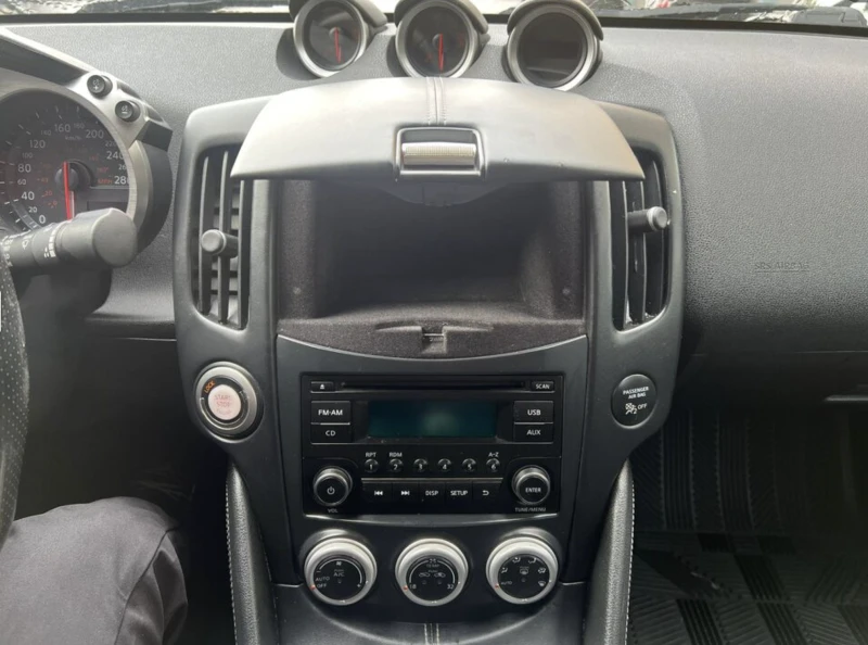 Nissan 370Z Ръчка * АВТОКРЕДИТ* , снимка 14 - Автомобили и джипове - 52749414