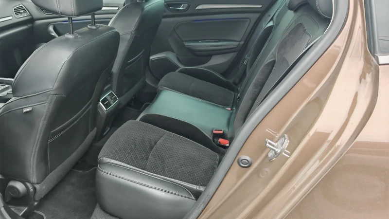 Renault Megane 1.5DCI-110k.ТОП СЪСТОЯНИЕ , снимка 8 - Автомобили и джипове - 52620352