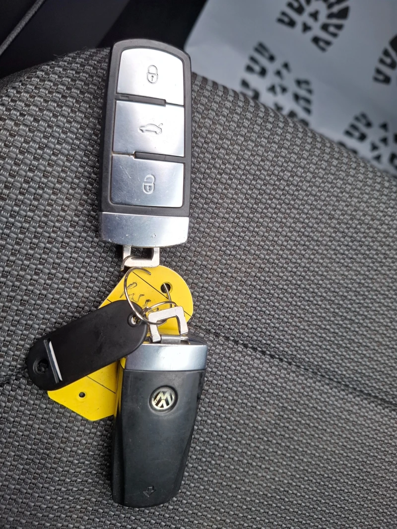 VW Passat 2.0tdi Navi, снимка 13 - Автомобили и джипове - 53392680