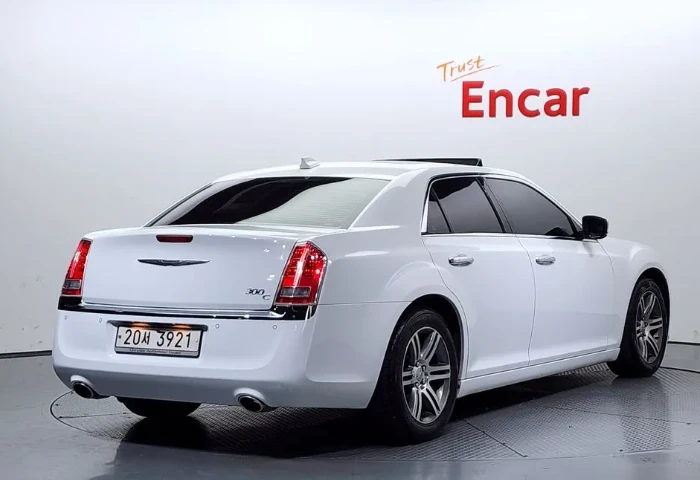Chrysler 300c 3.6 - изображение 2