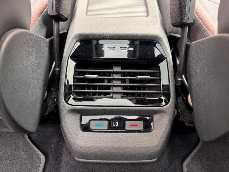 VW ID.4 1st Max 77 kWh IQ.Light Matrix ЗАВЕРЕНА ГАРАНЦИЯ, снимка 16 - Автомобили и джипове - 55803916