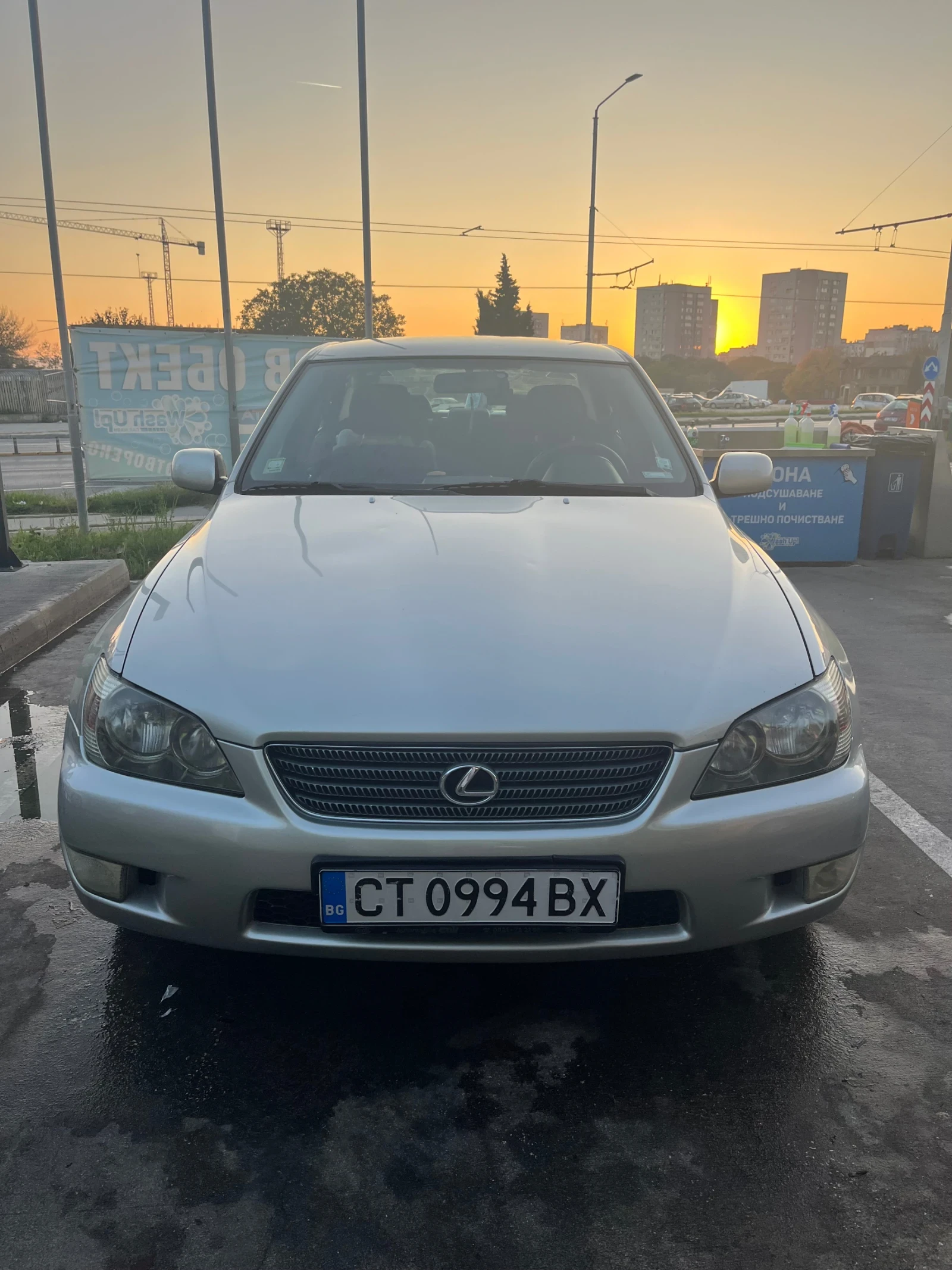 Lexus IS 200  - изображение 2