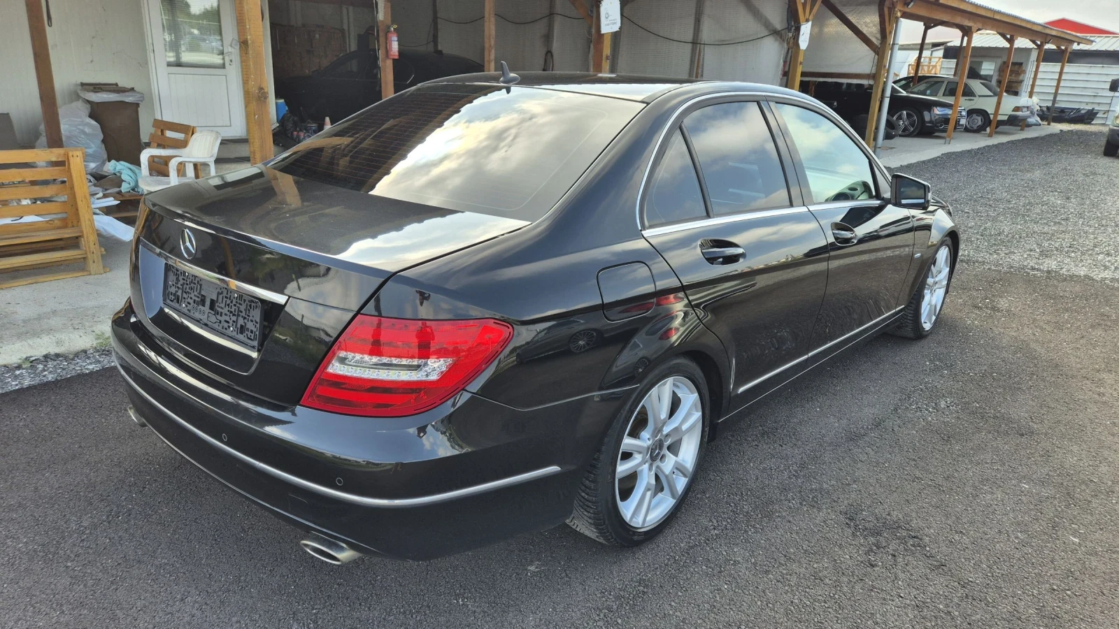 Mercedes-Benz C 350  - изображение 7