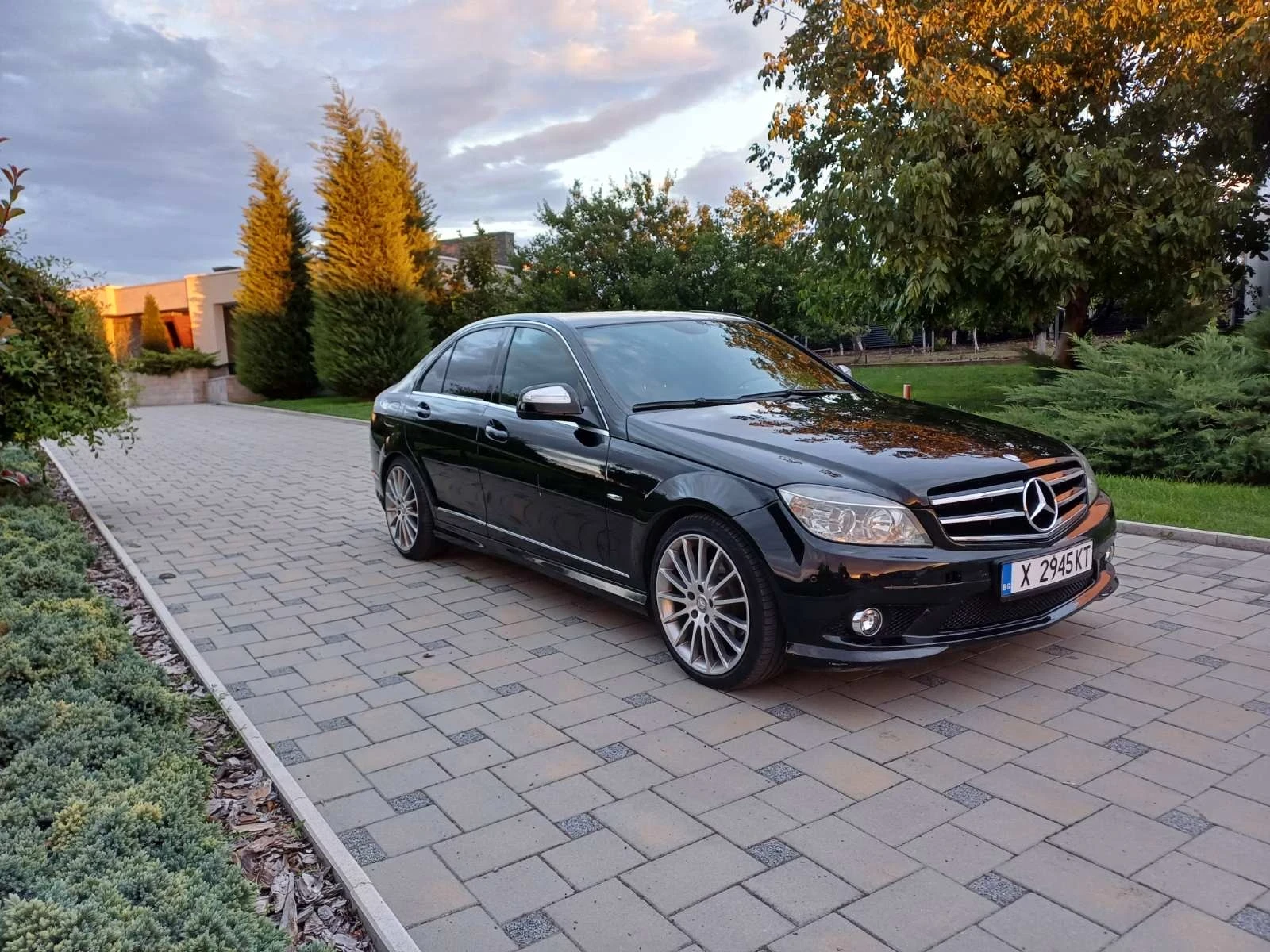 Mercedes-Benz C 220, снимка 2 - Автомобили и джипове - 53845415
