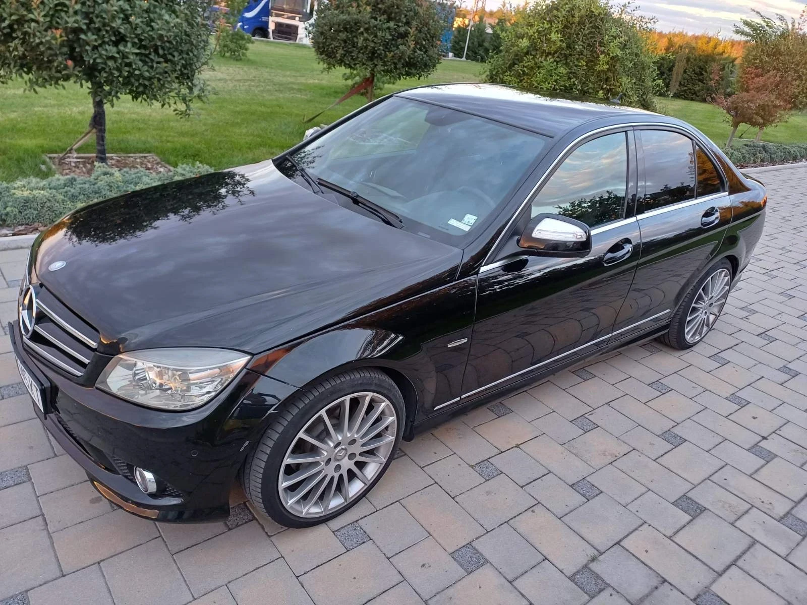 Mercedes-Benz C 220, снимка 3 - Автомобили и джипове - 53845415