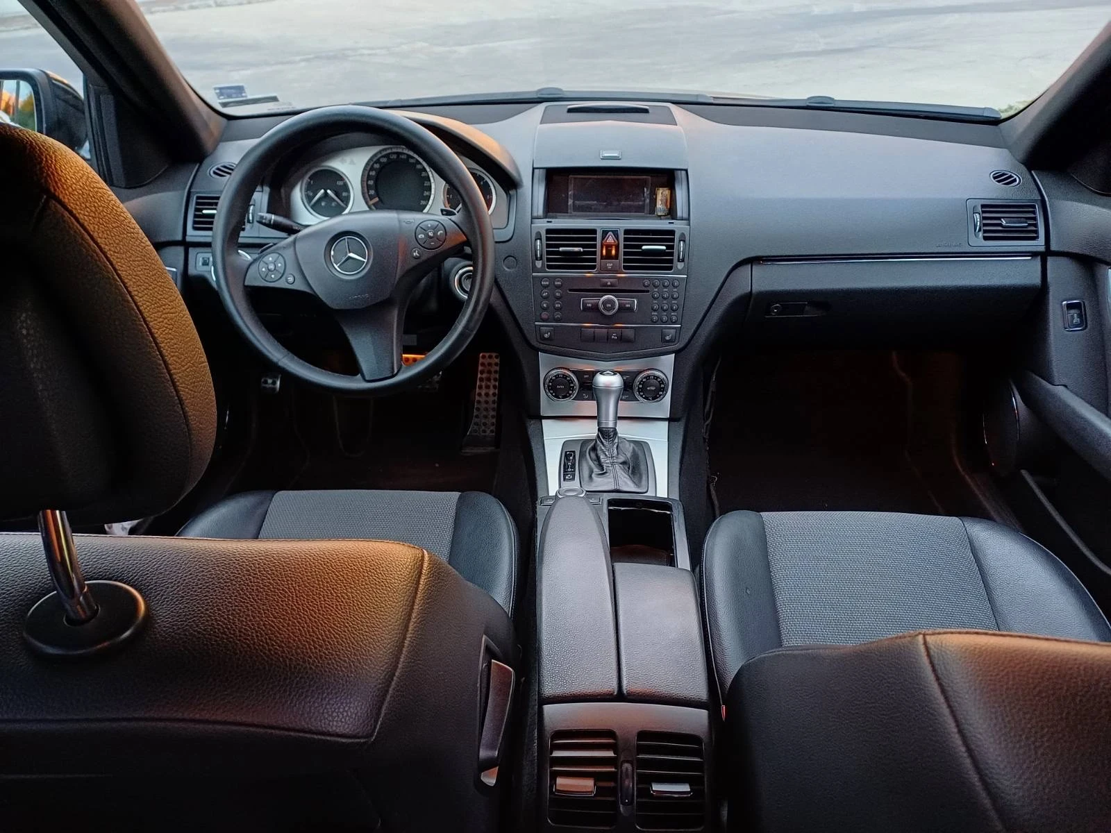 Mercedes-Benz C 220, снимка 6 - Автомобили и джипове - 53845415