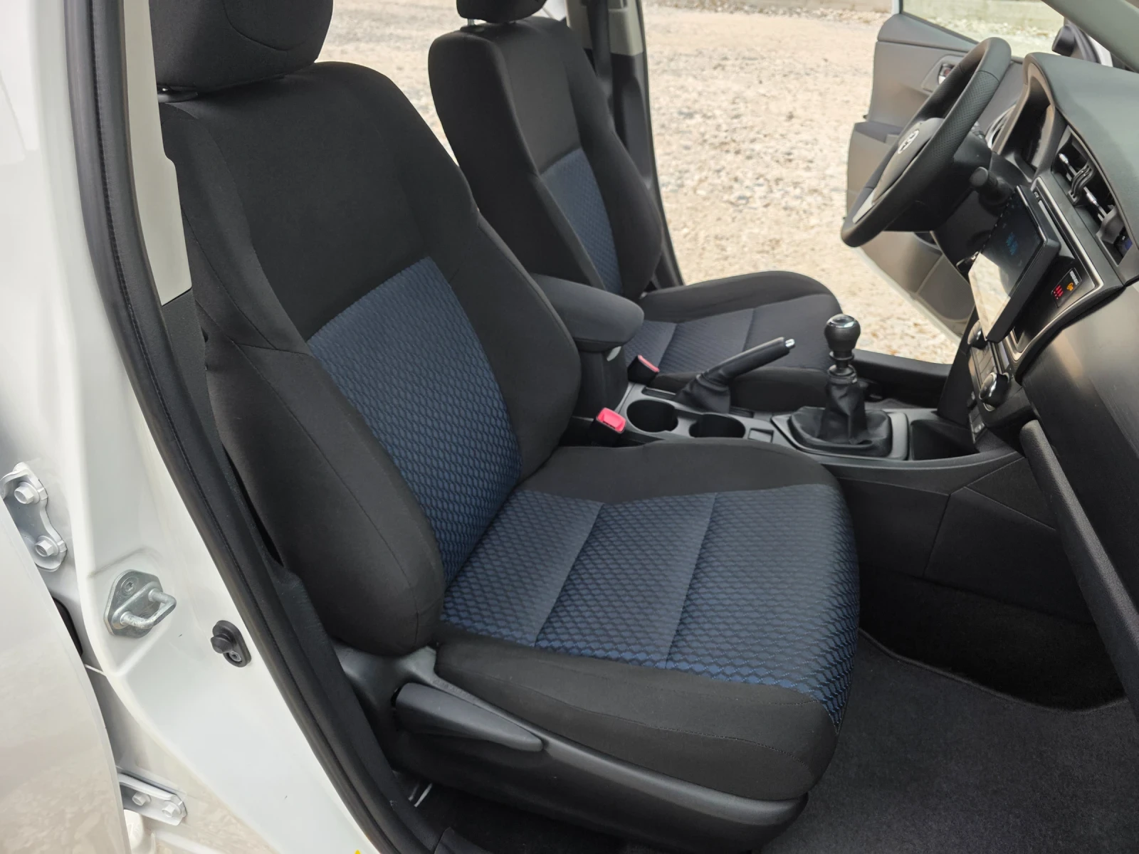 Toyota Auris 1.33 VVTI � �������� �� ������ | Mobile.bg � ����������� 8