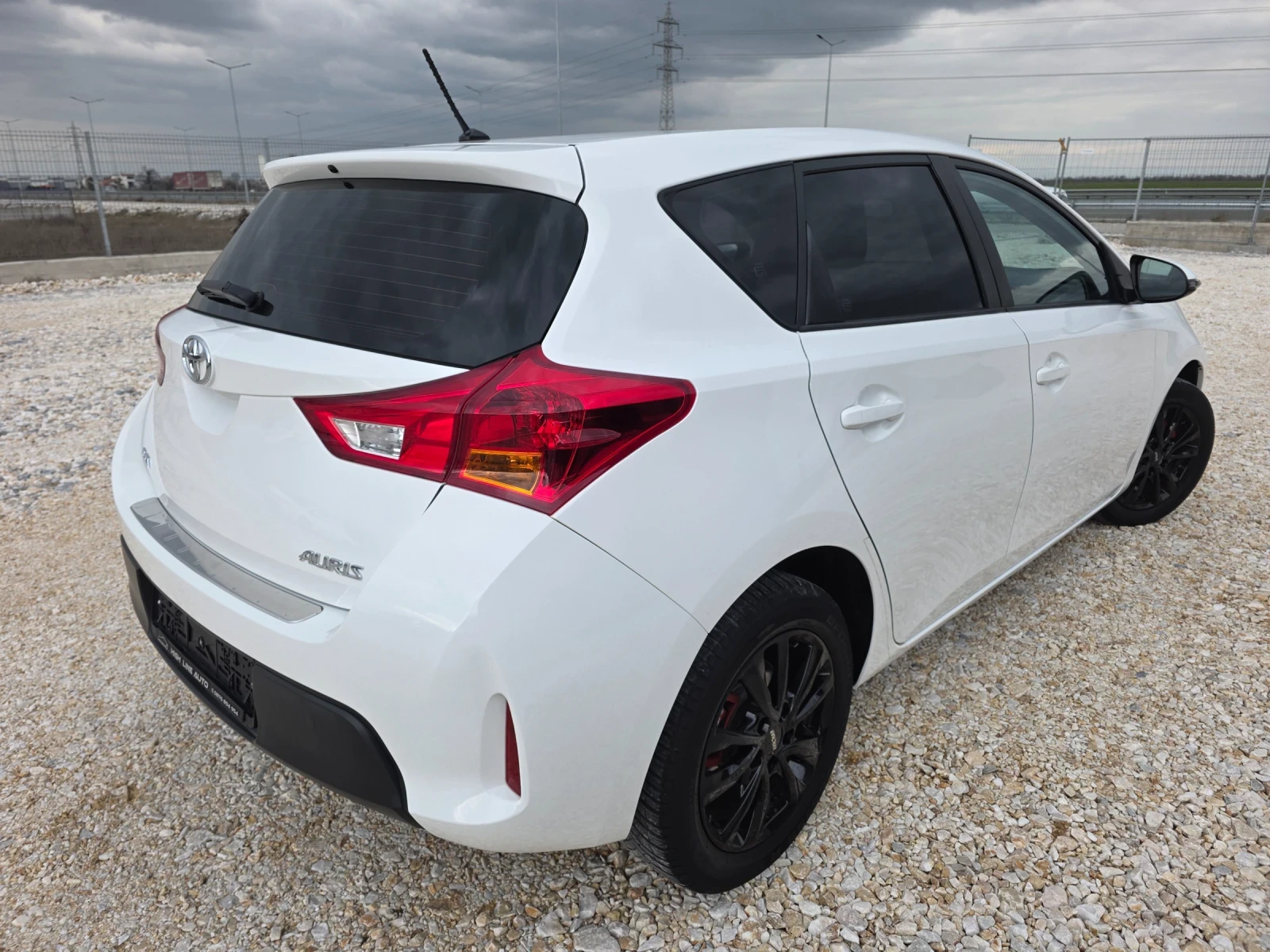 Toyota Auris 1.33 VVTI � �������� �� ������ | Mobile.bg � ����������� 4