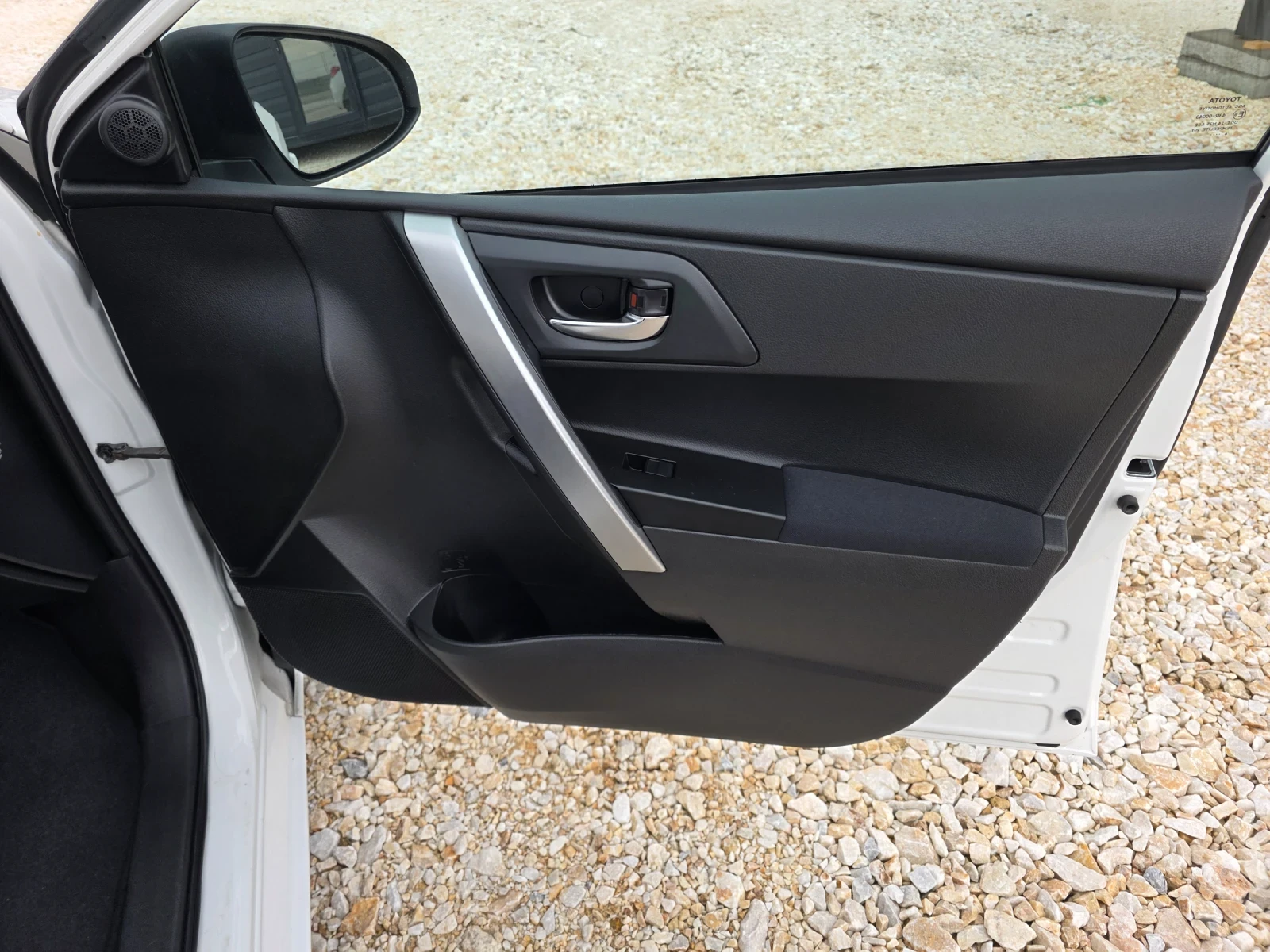 Toyota Auris 1.33 VVTI � �������� �� ������ | Mobile.bg � ����������� 7