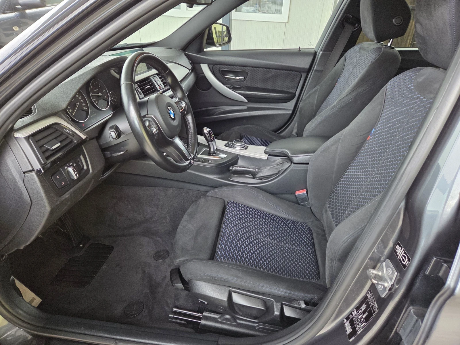 BMW 318 M SPORT / ПАНОРАМА / ТОП СЪСТОЯНИЕ, снимка 10 - Автомобили и джипове - 54070566