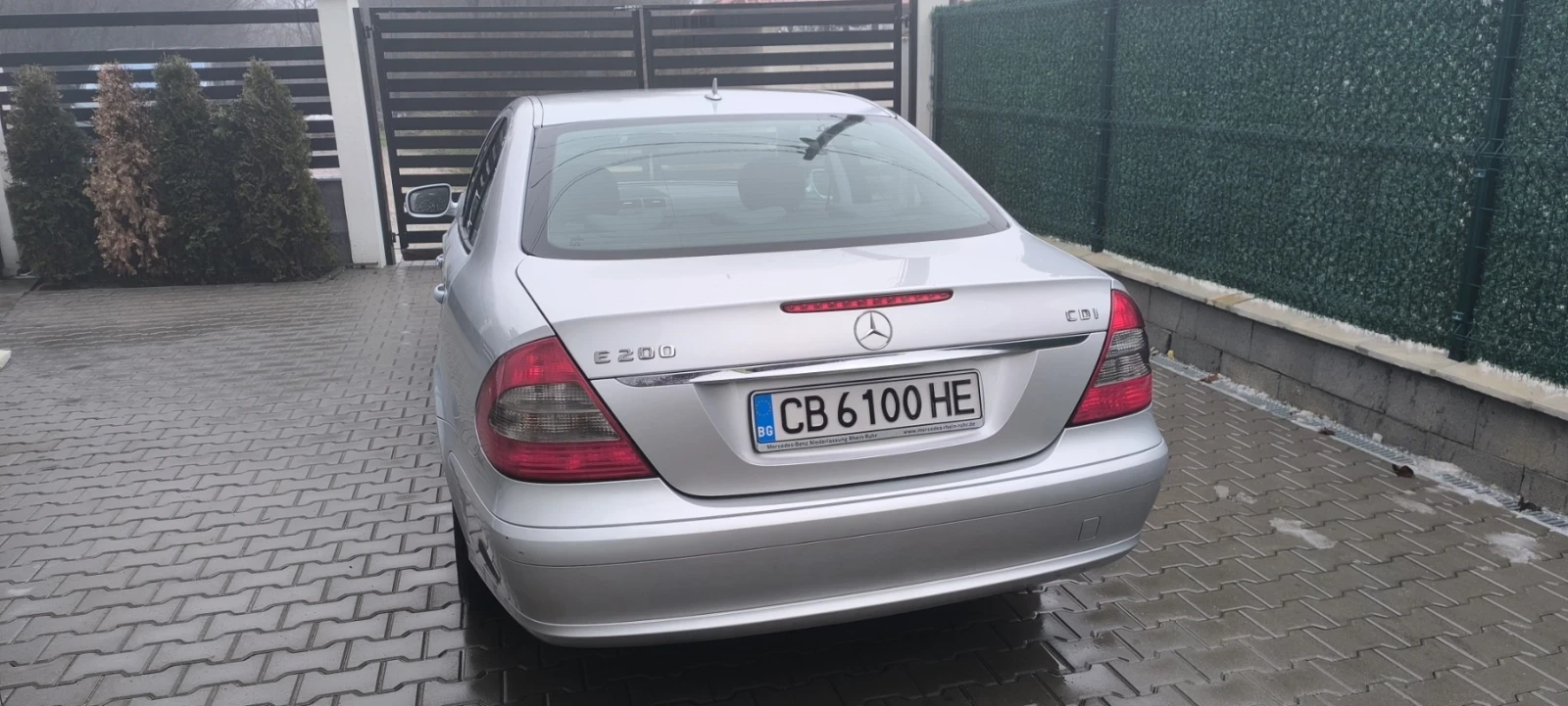Mercedes-Benz E 200, снимка 5 - Автомобили и джипове - 54429577