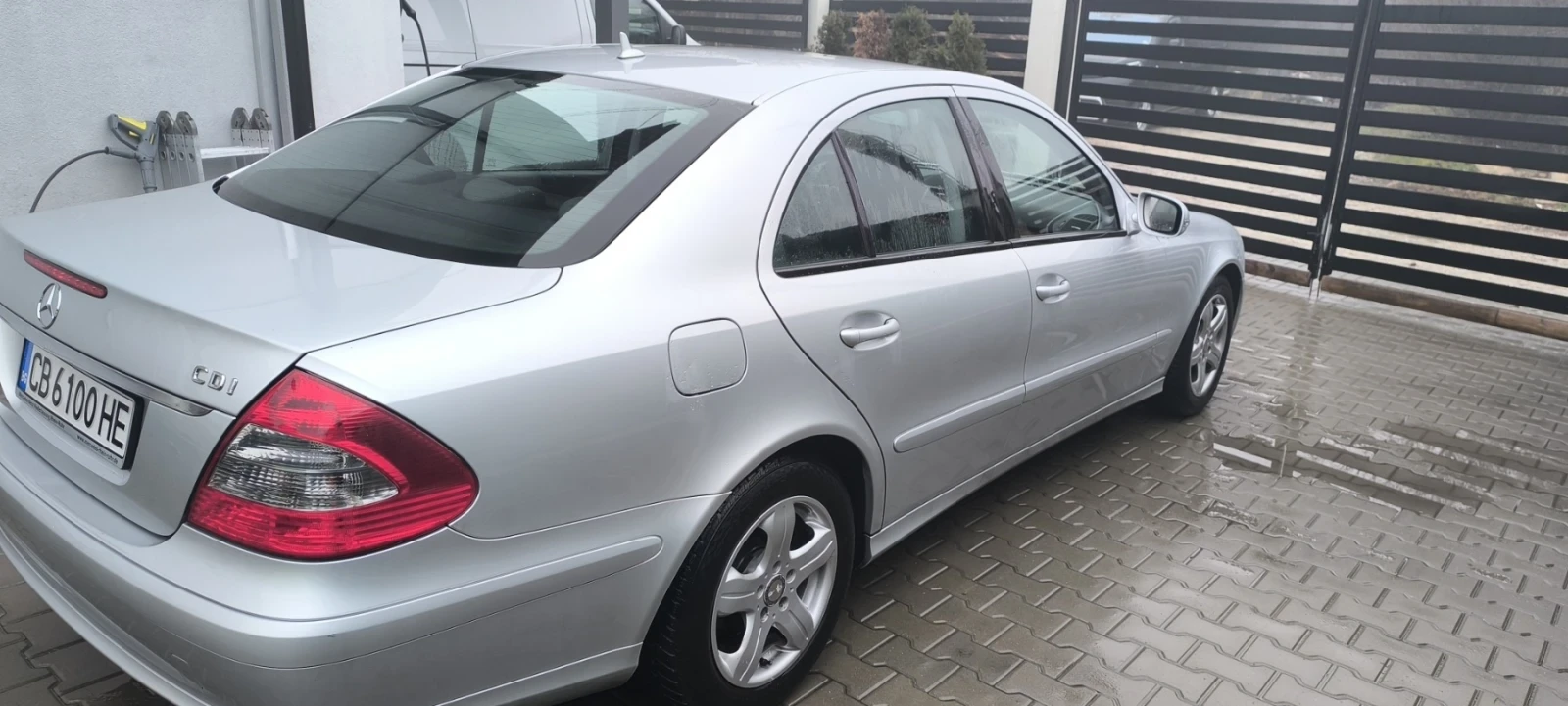 Mercedes-Benz E 200, снимка 7 - Автомобили и джипове - 54429577