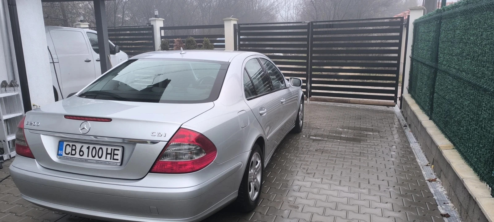 Mercedes-Benz E 200, снимка 6 - Автомобили и джипове - 54429577