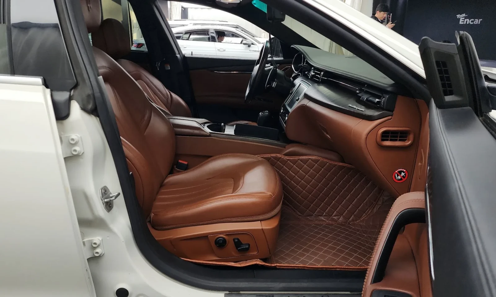Maserati Quattroporte 3.0 DIESEL 275к.с. * ОБДУХВАНЕ * ЕЛ. ЗАДНИ СЕДАЛКИ, снимка 11 - Автомобили и джипове - 54822427