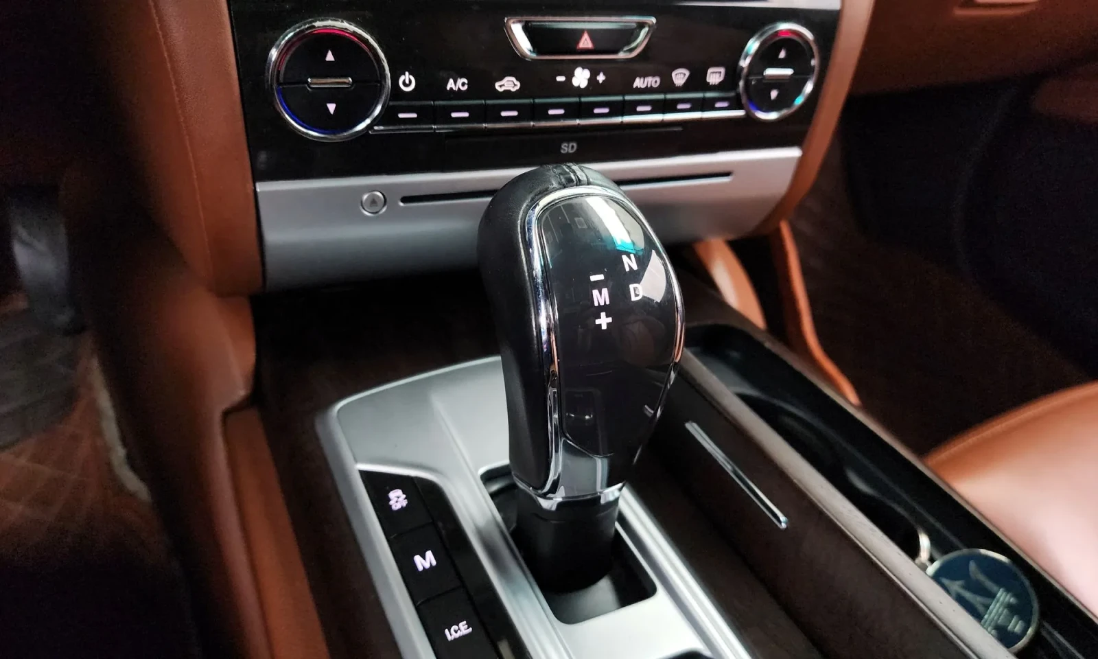 Maserati Quattroporte 3.0 DIESEL 275к.с. * ОБДУХВАНЕ * ЕЛ. ЗАДНИ СЕДАЛКИ, снимка 10 - Автомобили и джипове - 54822427