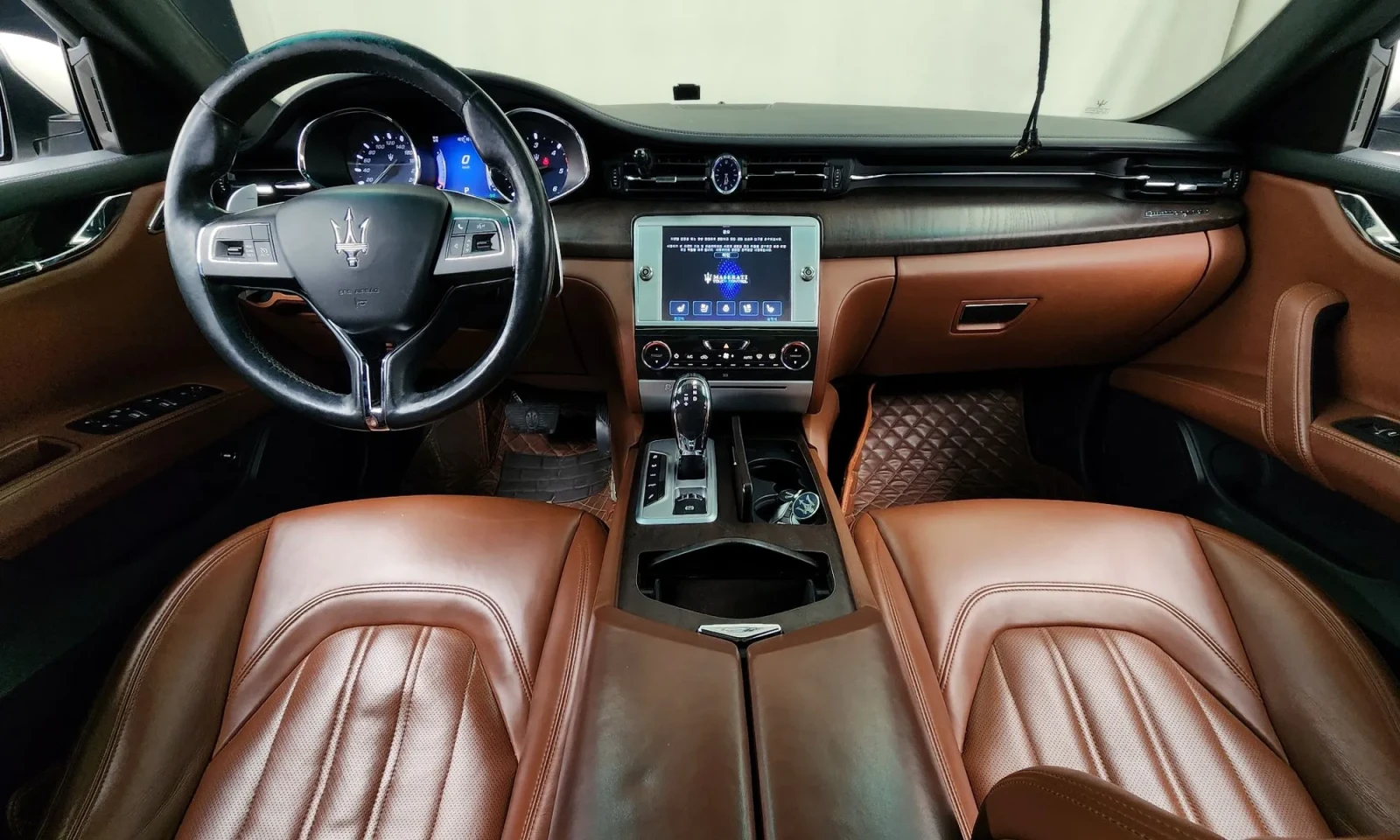 Maserati Quattroporte 3.0 DIESEL 275к.с. * ОБДУХВАНЕ * ЕЛ. ЗАДНИ СЕДАЛКИ, снимка 5 - Автомобили и джипове - 54822427