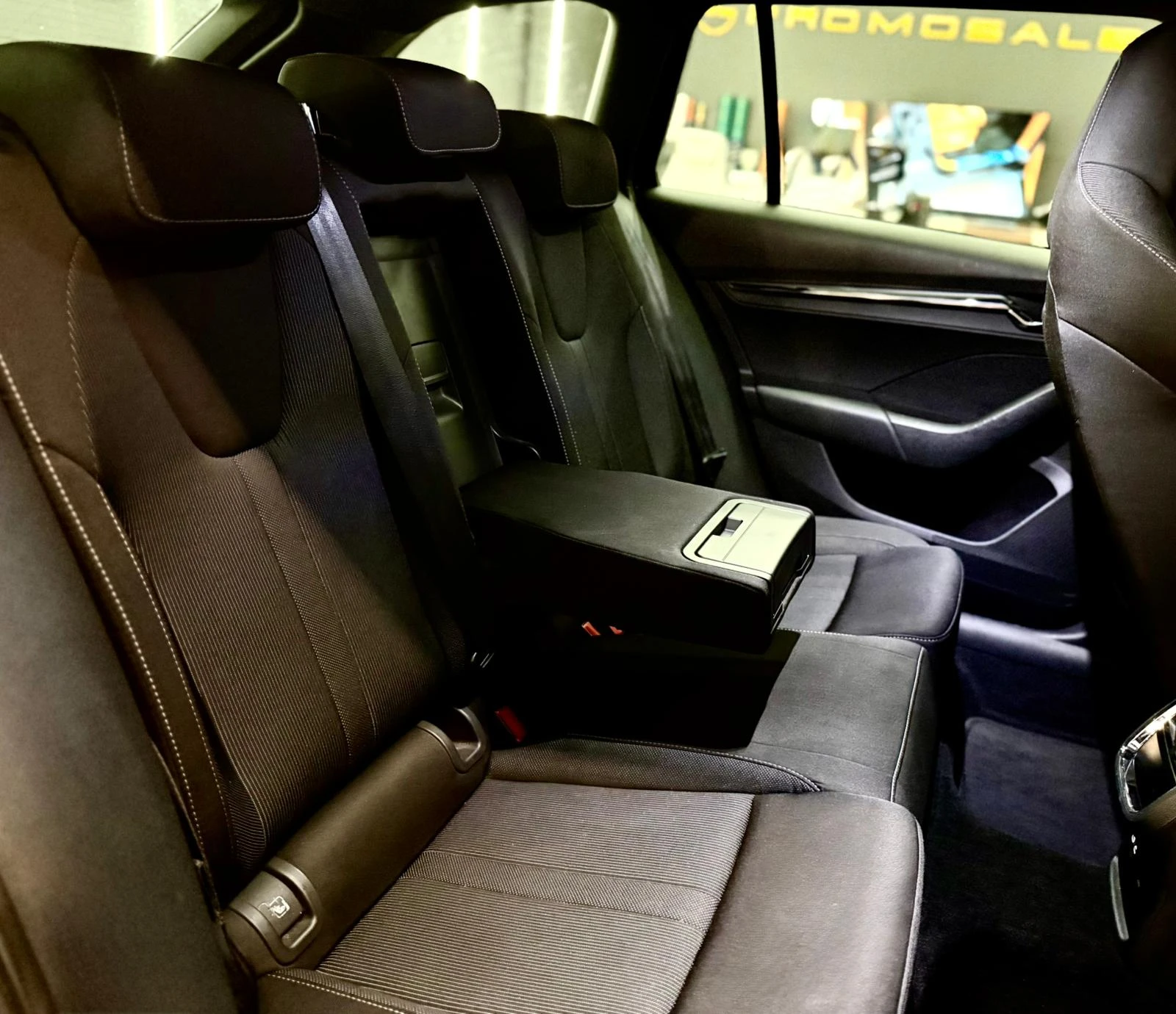Skoda Octavia 2.0 TDI DSG DIGITAL, FULL LED, , снимка 12 - Автомобили и джипове - 54915434